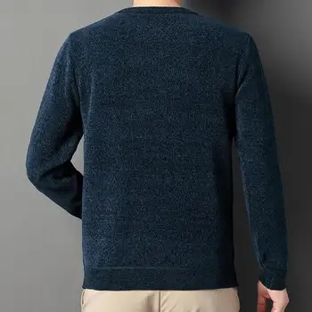 Този пуловер е кръгла деколте, дълги ръкави, надолу с дърворезба и оборудвана приятелка.